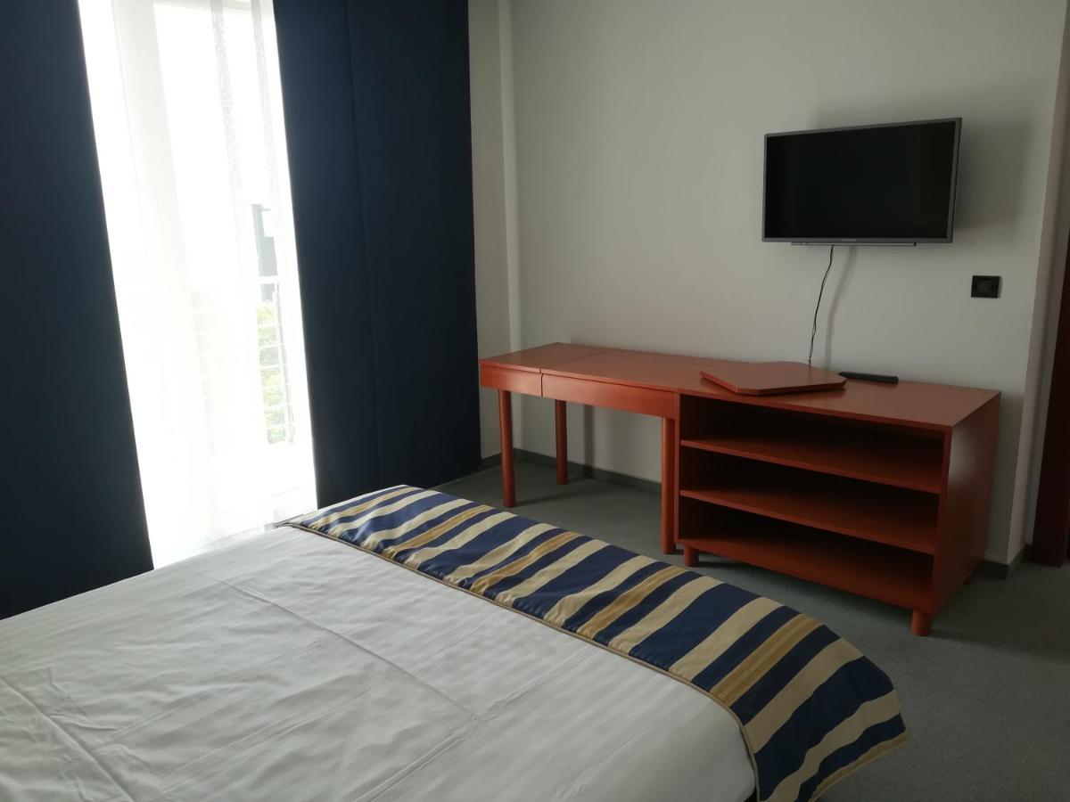 Hotel Tamaris โนวีวีโนดอลสกี ภายนอก รูปภาพ