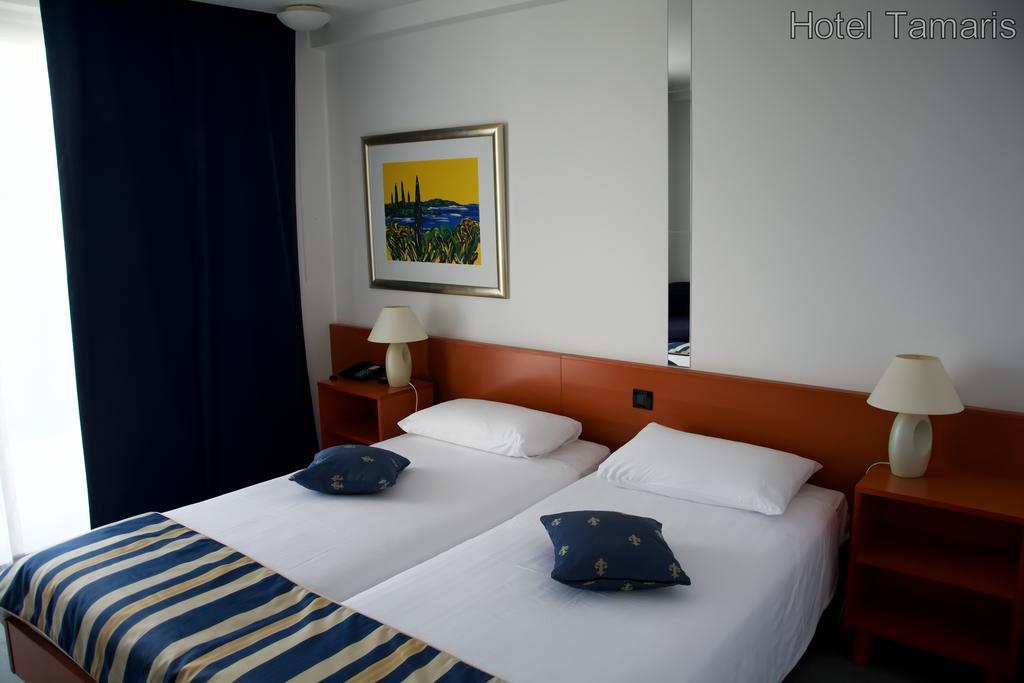 Hotel Tamaris โนวีวีโนดอลสกี ภายนอก รูปภาพ